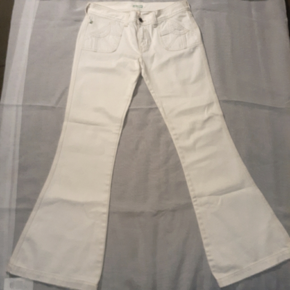 vintage bell bottom Hollister size 7 white jeans